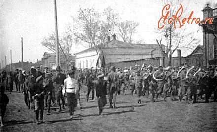 Шадринск - Чехословаки, марширующие по Шадринску