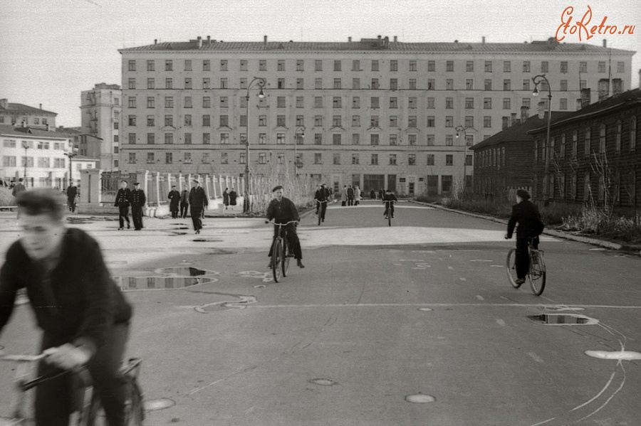 Улица Пушкинская в 60-е годы Улица Пушкинская в 60-е годы