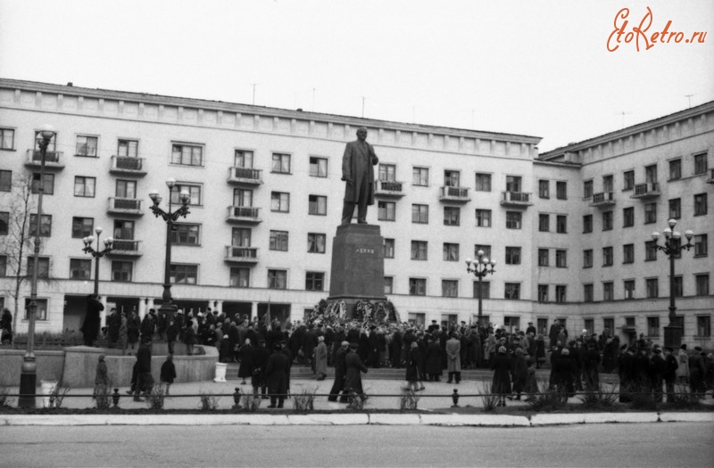 Мурманск - Мурманск. 1960 г. В день рождения В.И. Ленина.
