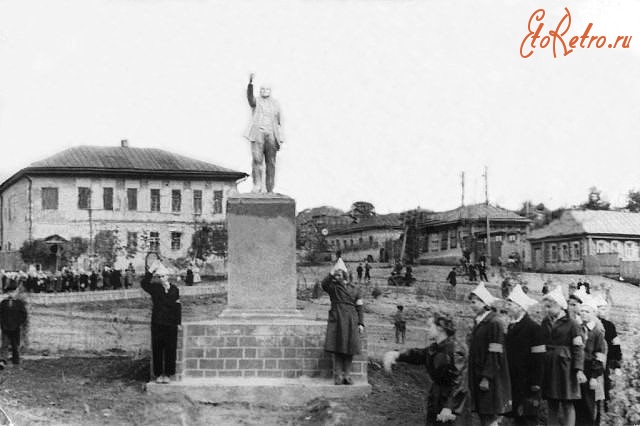 Сергач - Памятник Ленину