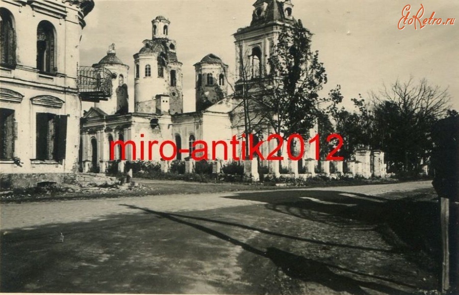 Шимск - Церковь Троицы Живоначальной в селе Медведь во время немецкой оккупации в 1942 году