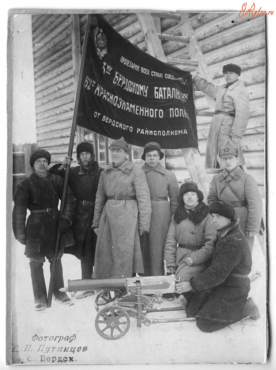 Бердск - Бердск. Знамя Бердского райисполкома у воинов 3-го Бердского батальона 23 февраля 1928