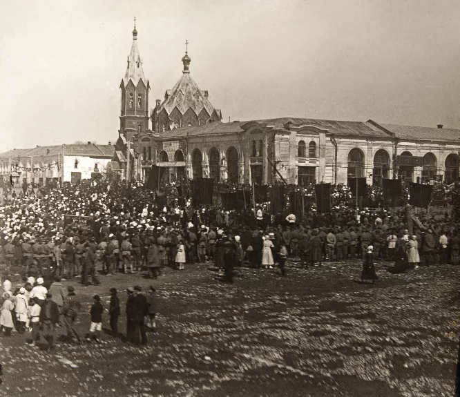 Серпухов - Наш славный город Серпухов.     Площадь перед храмом Александра Невского.1906 год.