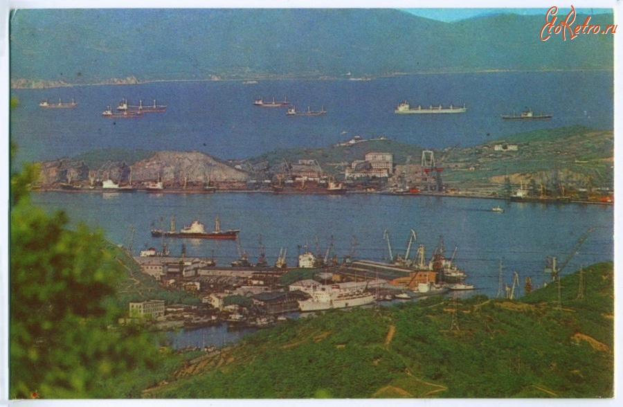 Находка - Вид на морской вокзал и порт
