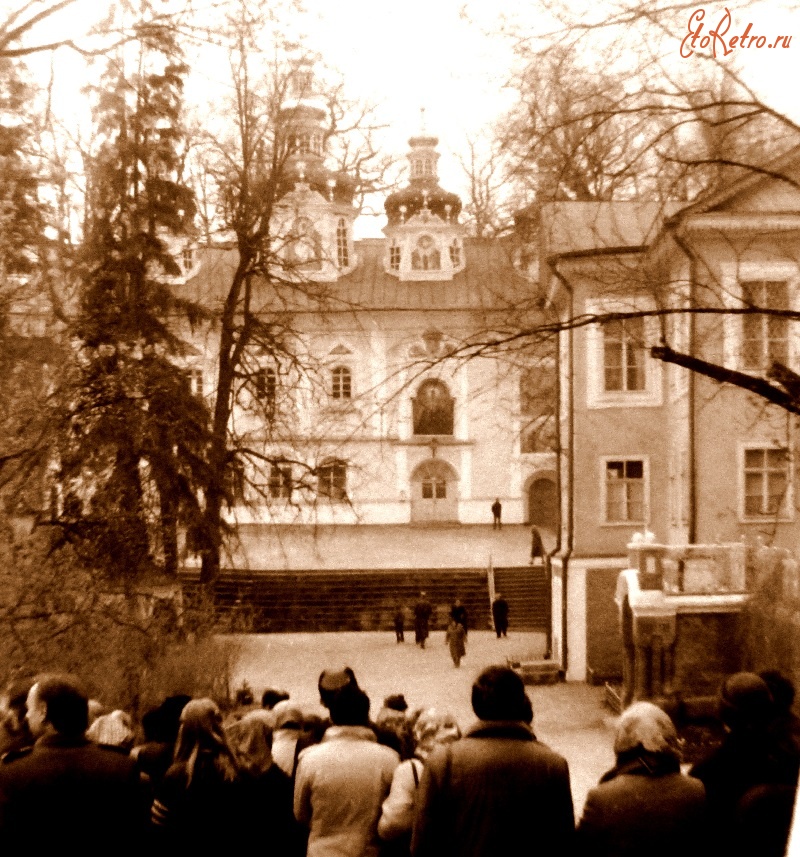 Печоры - Покровский храм Псково-Печорского монастыря