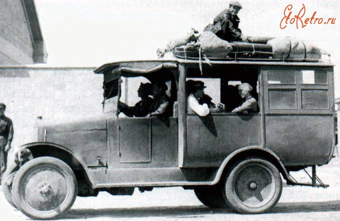 Ретро автомобили - модель АМО-Ф15 – первый советский 14-местный автобус.