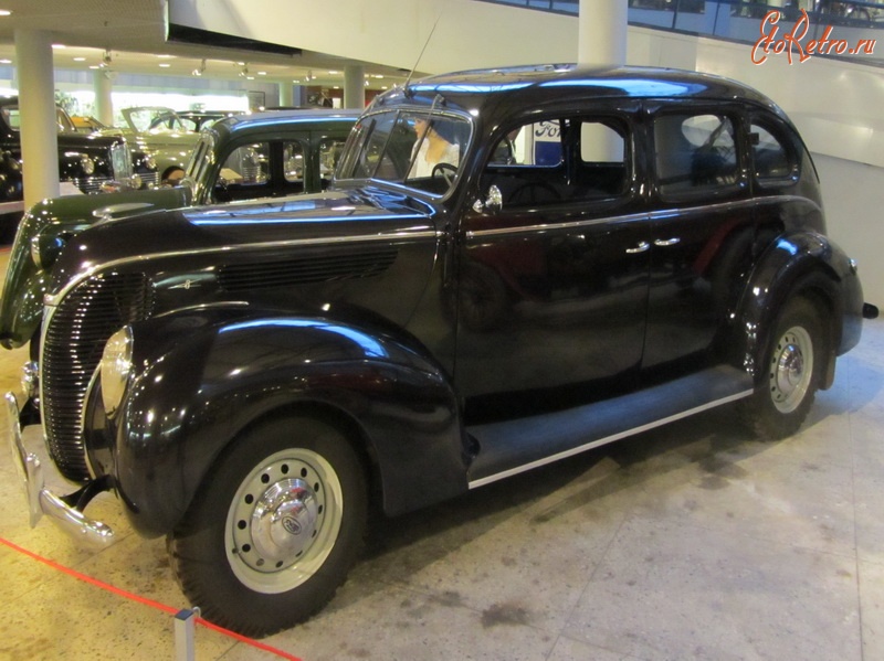 Ретро автомобили - Еще одна модель Ford Vairogs - Ford Vairogs V8 De Luxe, 1938-й год.