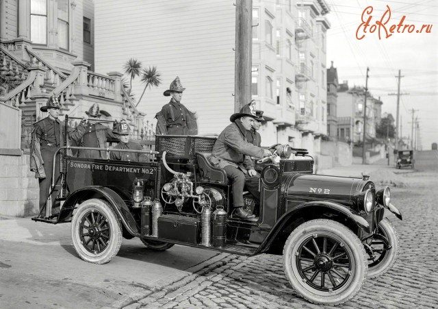 Ретро автомобили - Пожарная машина.