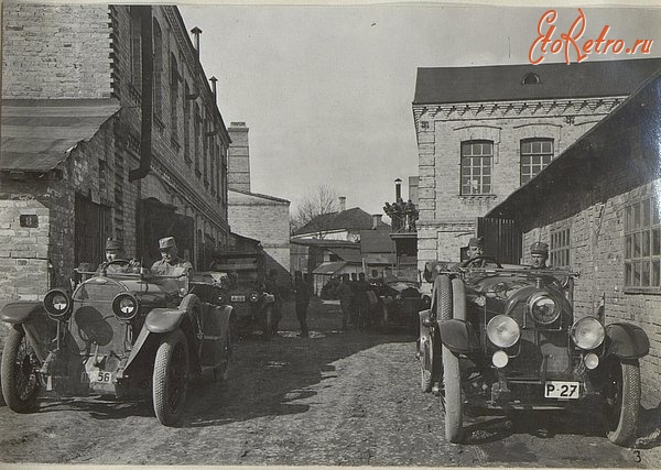 Ретро автомобили - Автомобілі  австро-угорського війська в Луцьку.