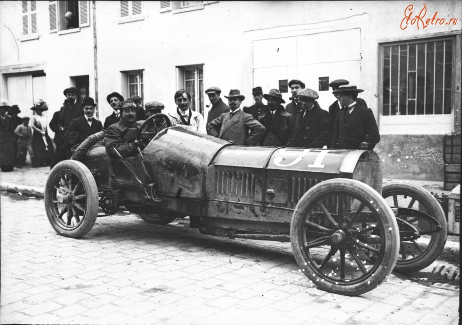 Ретро автомобили - Гонки пебережья Гайон в Эре 1911. Гаст на автомобиле Россель