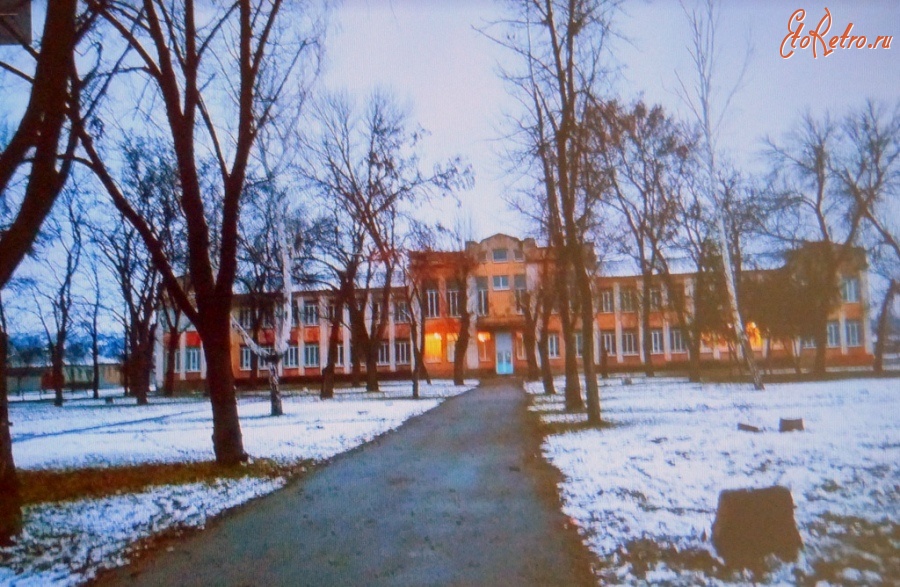 Луганск - Площадь Ленина. Школа №16.