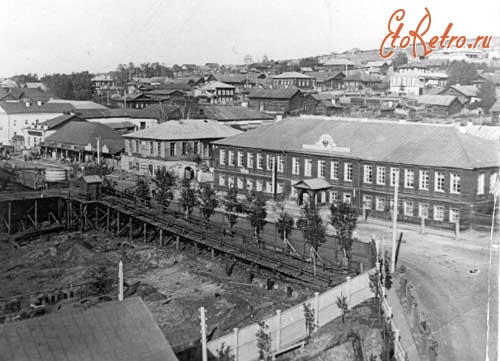 Кушва - В центре поселка Кушвинского завода (фото 1898 г.