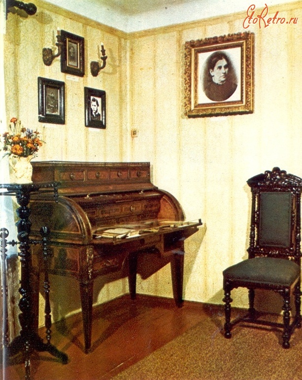 Житомир - Фрагмент экспозиции первого зала  музея В.Г.Короленко.