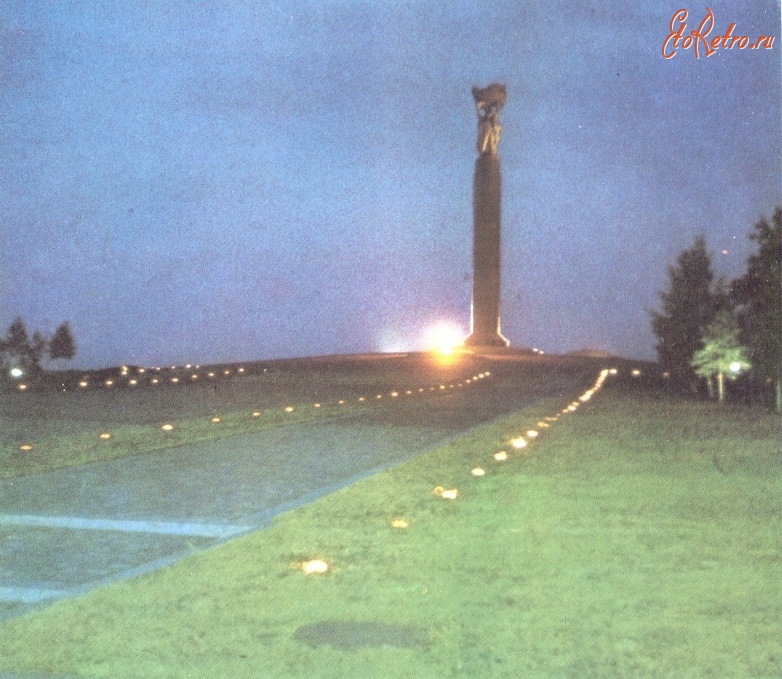 Житомир - 37-метровый Монумент Славы.