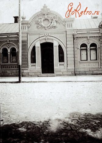 Житомир - Улица Гимназическая.  Сначала это был одноэтажный дом по улице Гимназической, 14.
