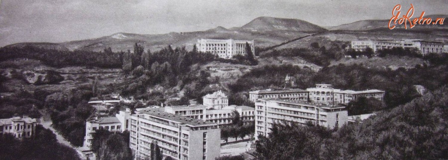 Кисловодск - Вид на санатории с Серых камней, 1970-е годы