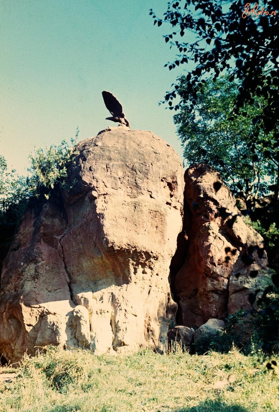 Кисловодск - Красные камни и скульптура Орла
