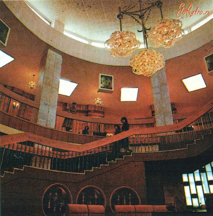 Кисловодск - Холл и залы салона 