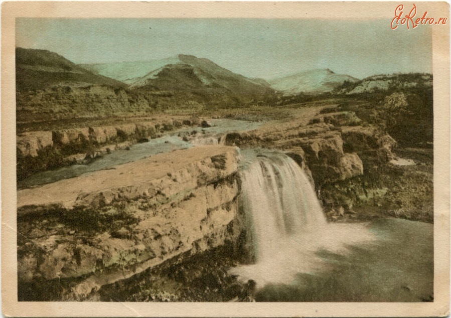 Кисловодск - Водопад на реке Ольховке, в цвете