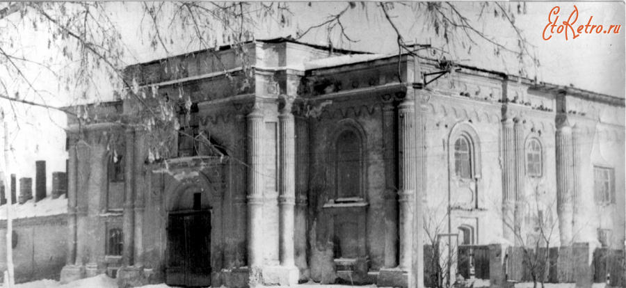 Кирсанов - Здание Тихвинской церкви.
