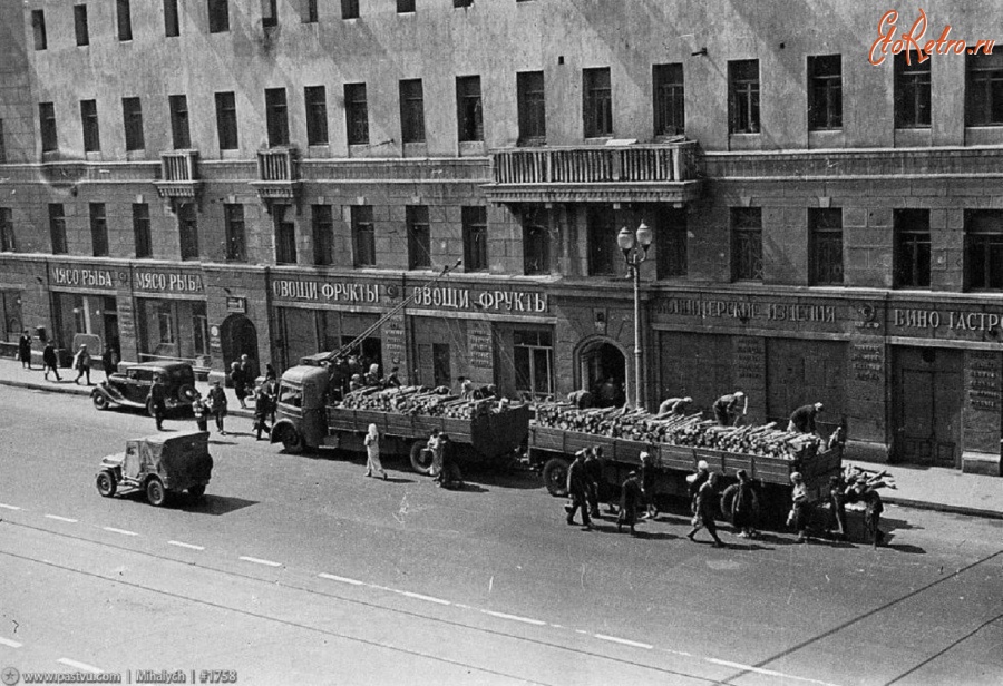 Москва - Улица Горького. 1941 г , Россия, Москва,
