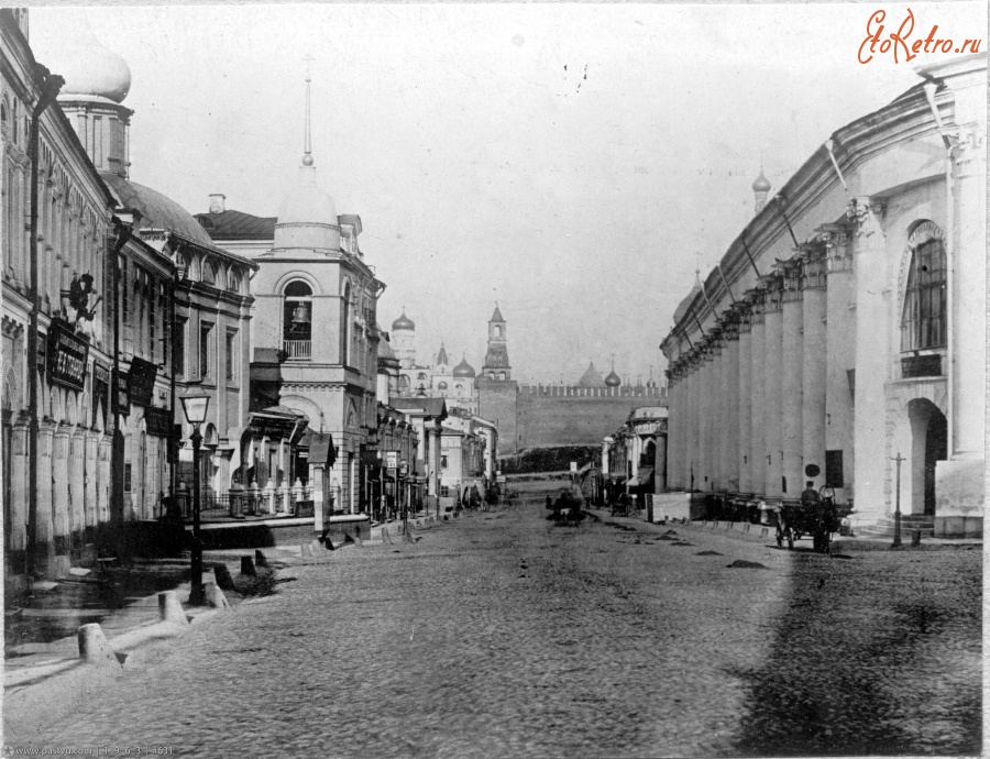Москва - Вид Варварки (от Рыбного переулка к Кремлю) 1886, Россия, Москва,