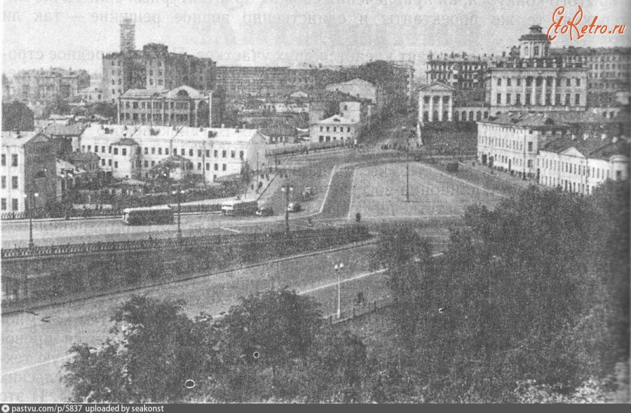 Москва - Боровицкая площадь. Вид со стены Кремля 1950—1959, Россия, Москва,
