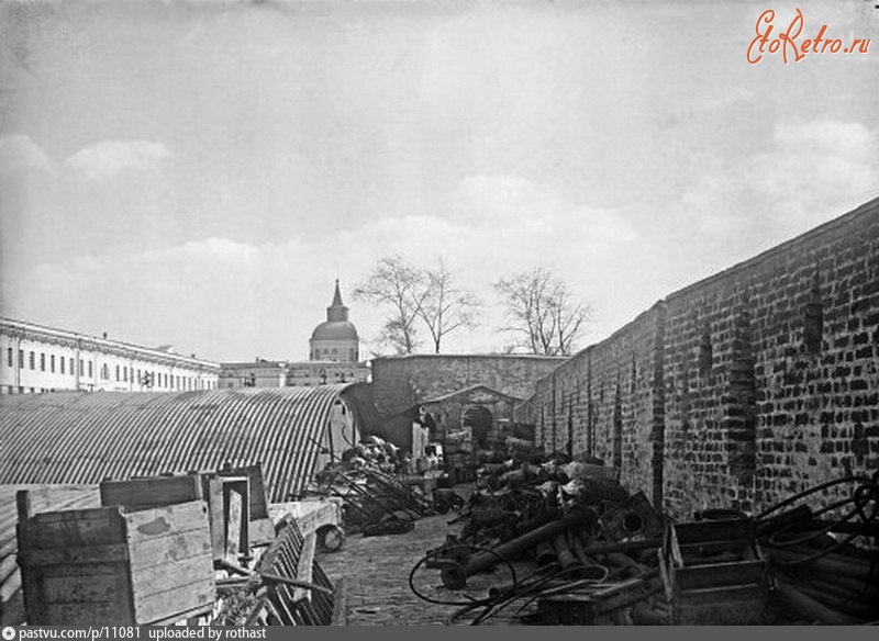 Москва - Стена Китай-города. Вид в сторону Наугольной башни 1930—1940, Россия, Москва,