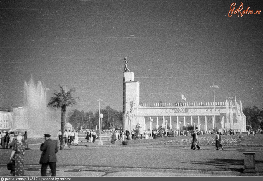 Москва - ВСХВ. Вид на площадь Колхозов с её Северо-Западного угла 1939, Россия, Москва,