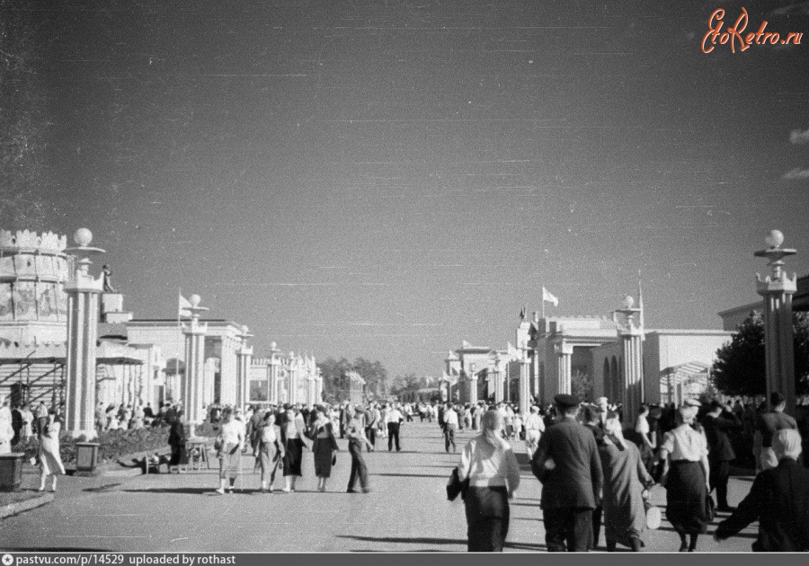 Москва - ВСХВ. Вид от павильона Центральных областей в сторону площади Колхозов 1939, Россия, Москва,