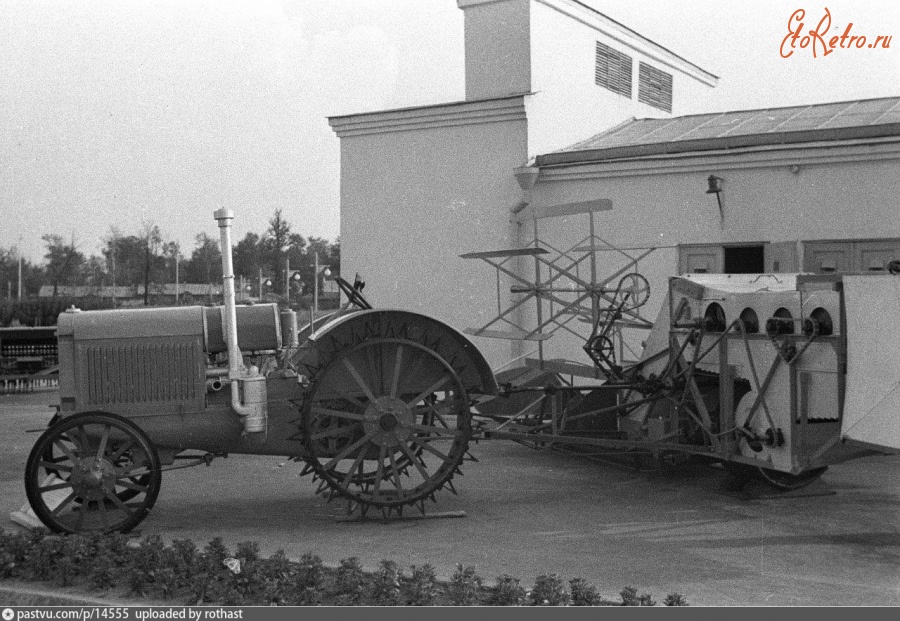 Москва - ВСХВ. Колёсный трактор 1939, Россия, Москва,