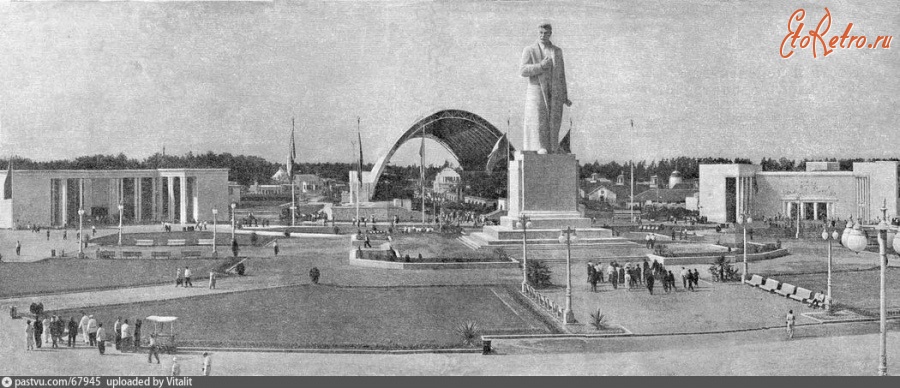 Москва - Панорама площади Механизации на ВСХВ