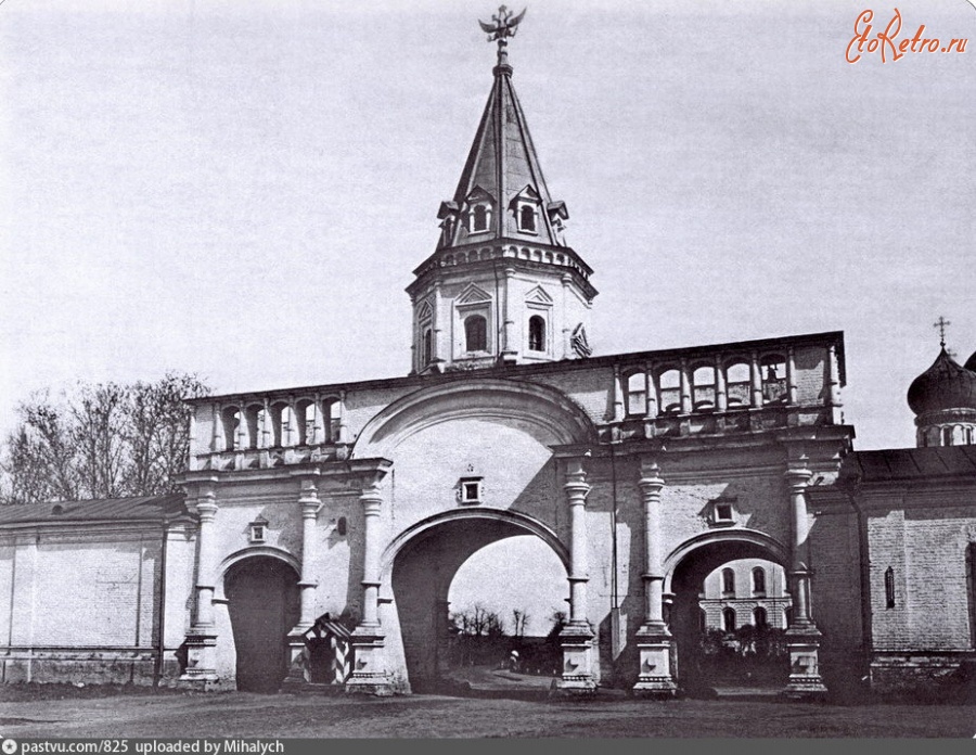 Москва - Царское село Измайлово. Передние (Восточные) ворота. Вид изнутри.