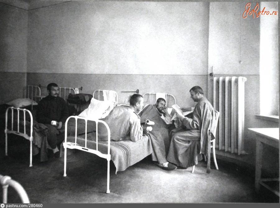 Москва - Раненые в одной из палат лазарета при санатории имени Четвериковой