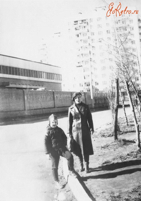 Москва - Ул Яснополянская Вид на Универсам сзади. 1981г