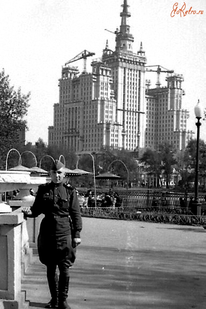 Москва - Москва. Строящееся высотное здание.