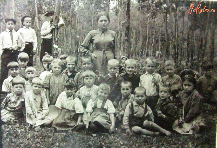 Болохово - П.И. Пустовалова с учениками школы №2 в 1955 году