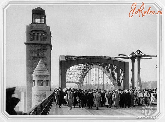 Санкт-Петербург - Мост Императора Петра Великого.