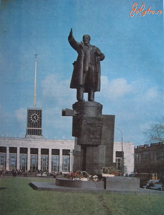 Санкт-Петербург - Памятник В.И.Ленину.