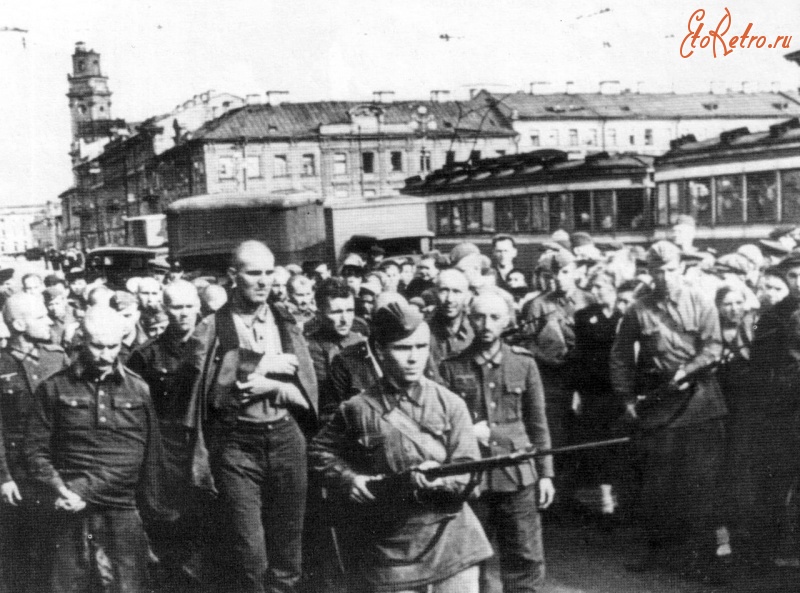 Санкт-Петербург - Колонна немецких военнопленных на Невском проспекте