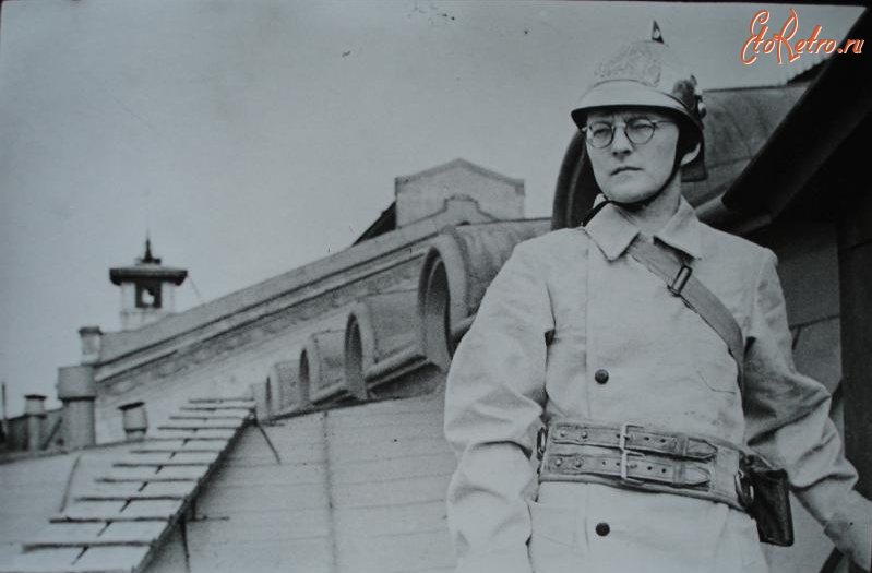 Санкт-Петербург - Блокада. Д. Д. Шостакович на крыше консерватории