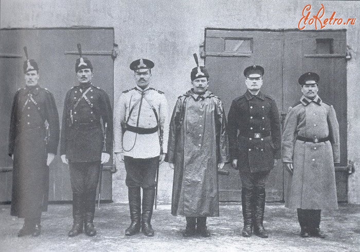 Санкт-Петербург - Форма одежды городовых и конюхов конно-полицейской стражи образца 1899 г.