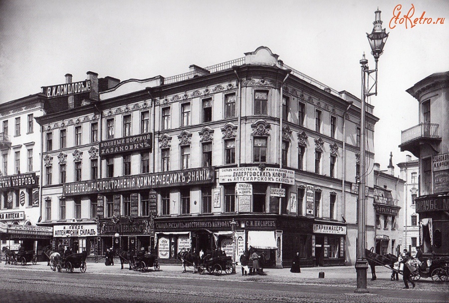 Санкт-Петербург - Фасад дома 90 по Невскому проспекту.
