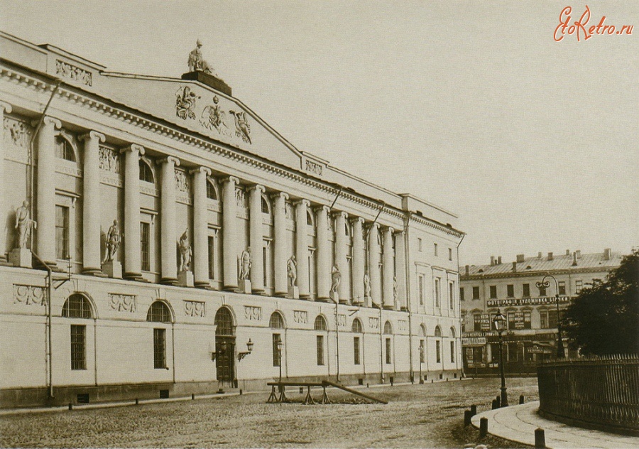 Санкт-Петербург - Новый корпус Публичной библиотеки и вид на фотомастерскую И. Бианки на Невском проспекте.