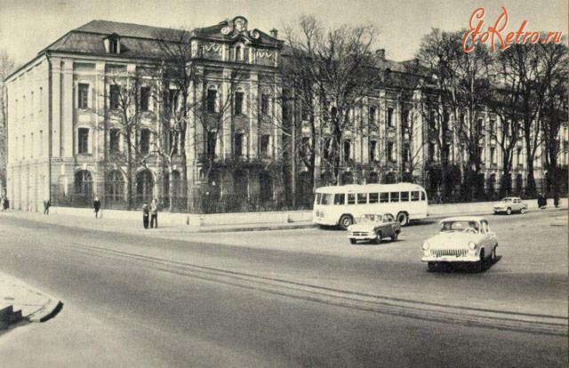 Санкт-Петербург - ЛГУ, здание Двенадцати коллегий.