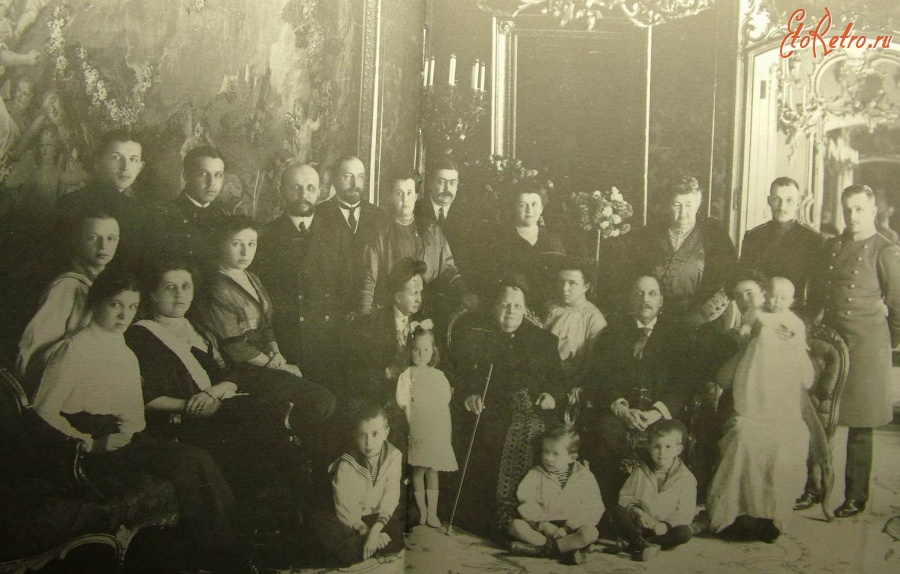 Санкт-Петербург - Групповой портрет семейства Мусиных-Пушкиных, 1913 год, накануне войны