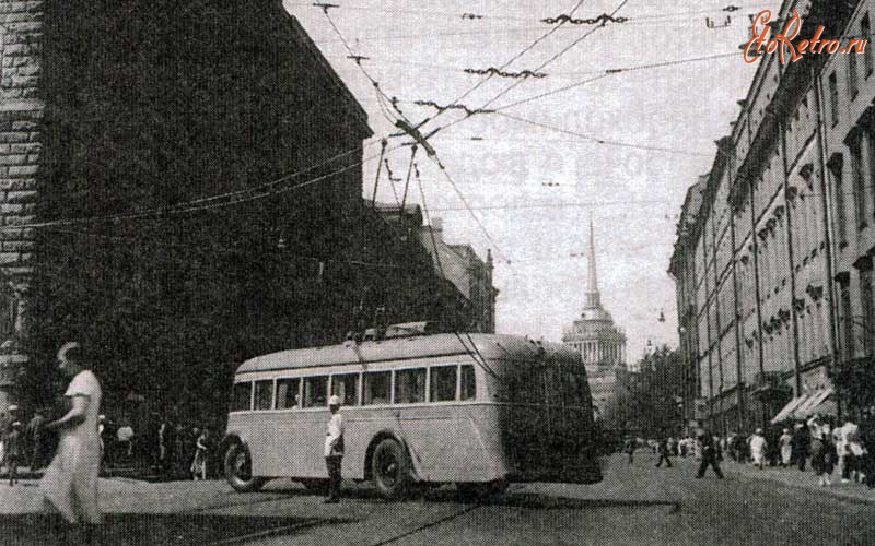 Санкт-Петербург - Троллейбус на Невском проспекте.
