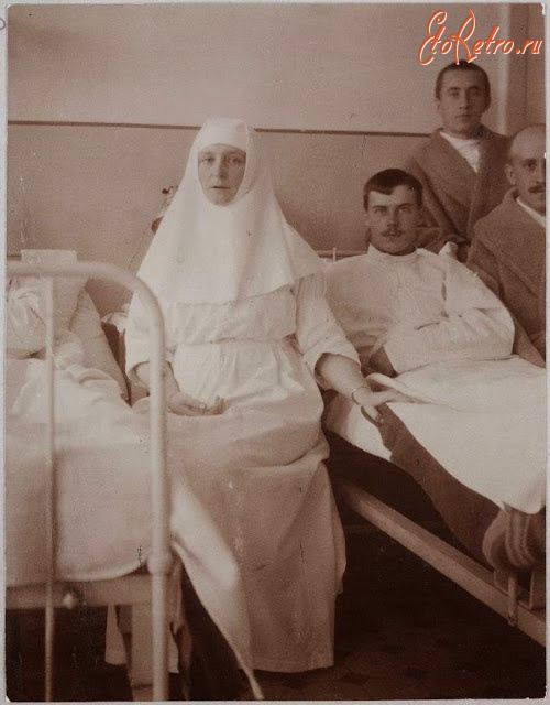 Санкт-Петербург - Императрица Александра Федоровна во время Великой войны.