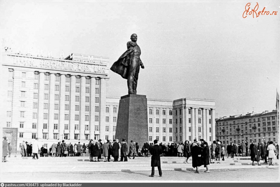 Санкт-Петербург - Памятник В. И. Ленину на Московской площади
