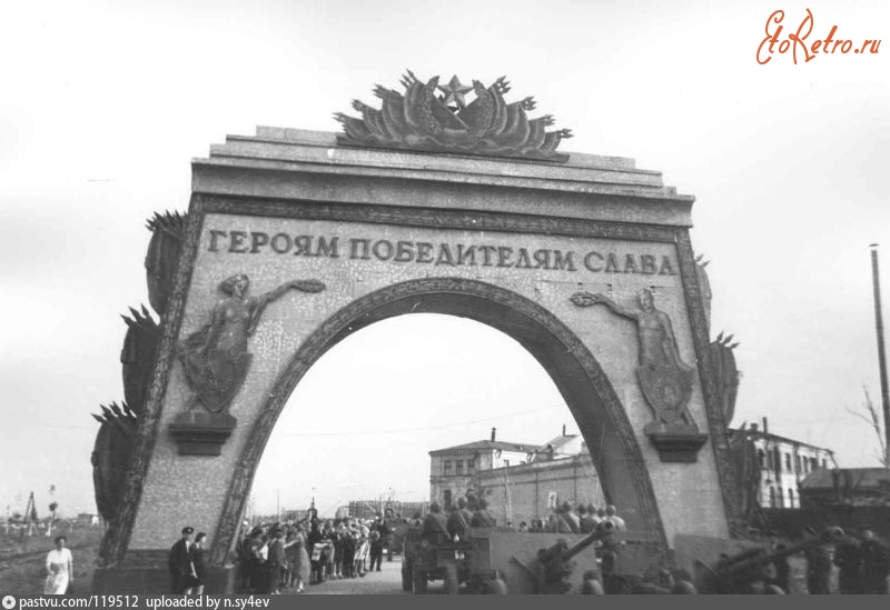 Санкт-Петербург - Триумфальная арка Победы на Московском проспекте